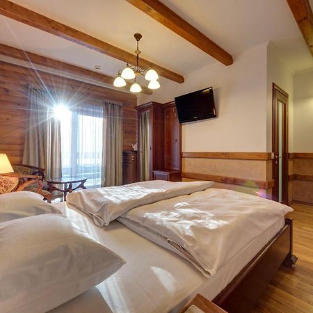 Hotel Perlyna Karpat 布克维 外观 照片