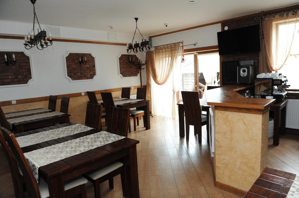 Hotel Perlyna Karpat 布克维 外观 照片