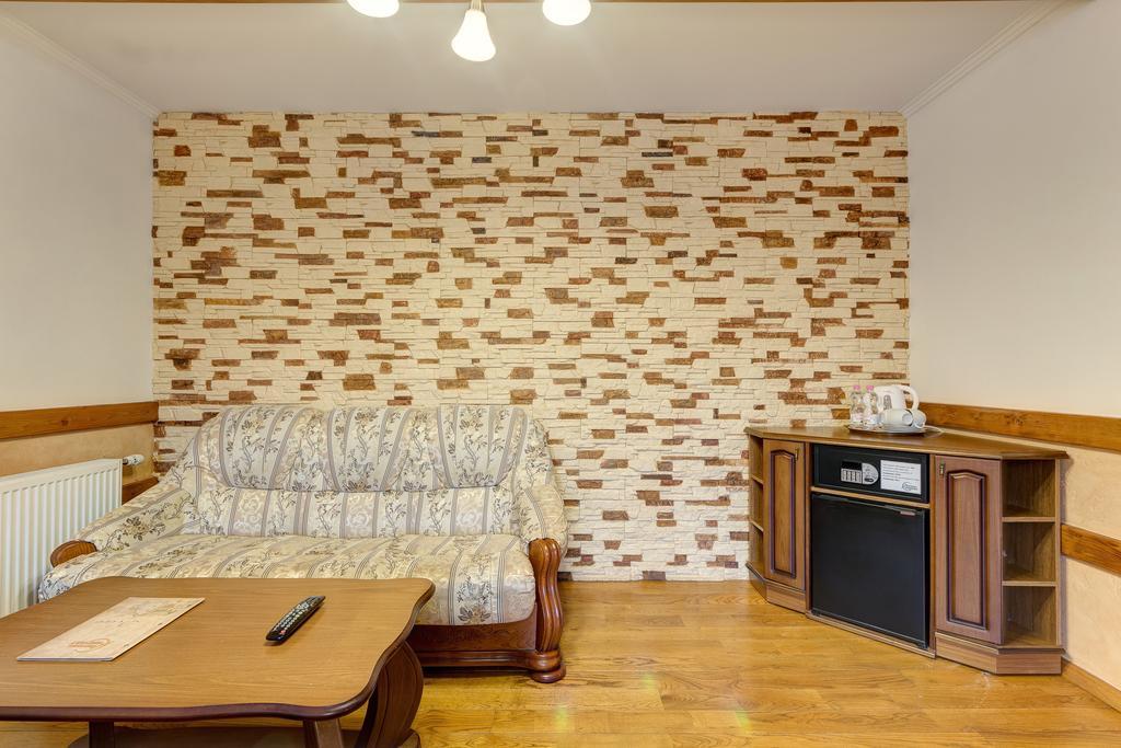 Hotel Perlyna Karpat 布克维 外观 照片