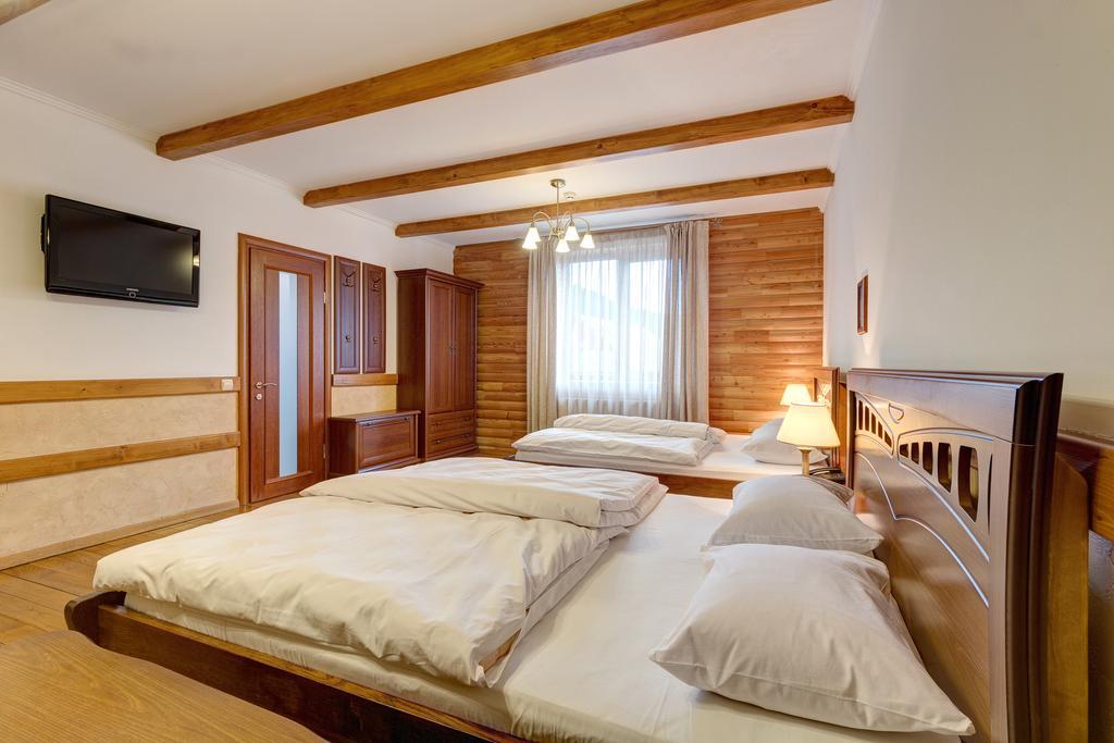 Hotel Perlyna Karpat 布克维 外观 照片