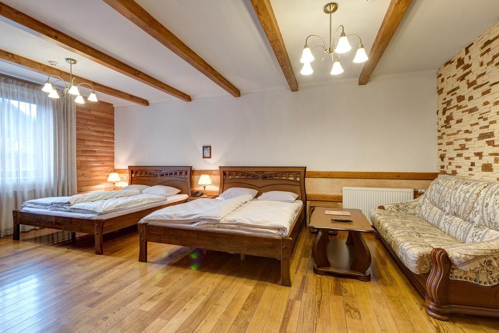 Hotel Perlyna Karpat 布克维 外观 照片