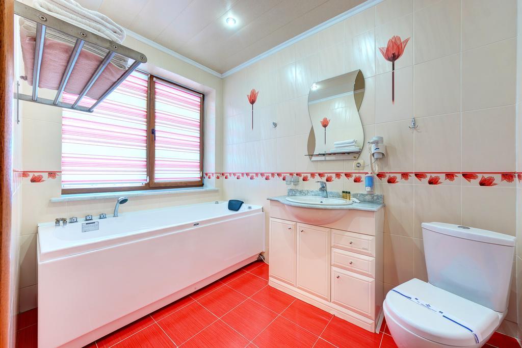 Hotel Perlyna Karpat 布克维 外观 照片
