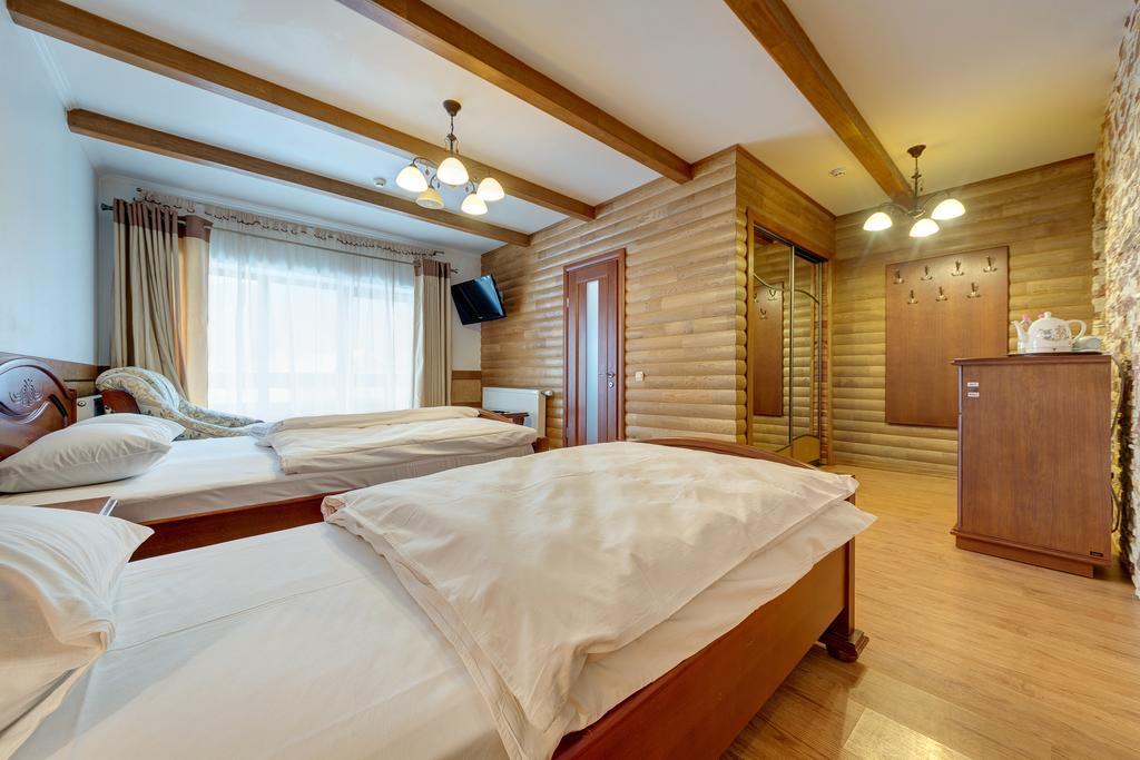 Hotel Perlyna Karpat 布克维 外观 照片