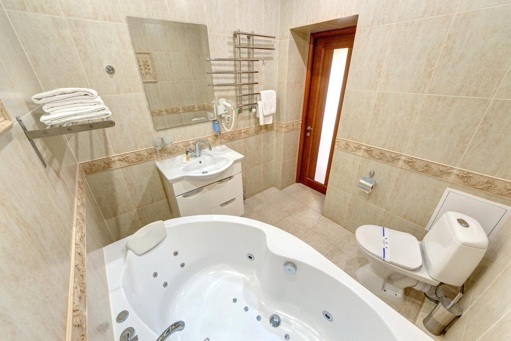 Hotel Perlyna Karpat 布克维 外观 照片