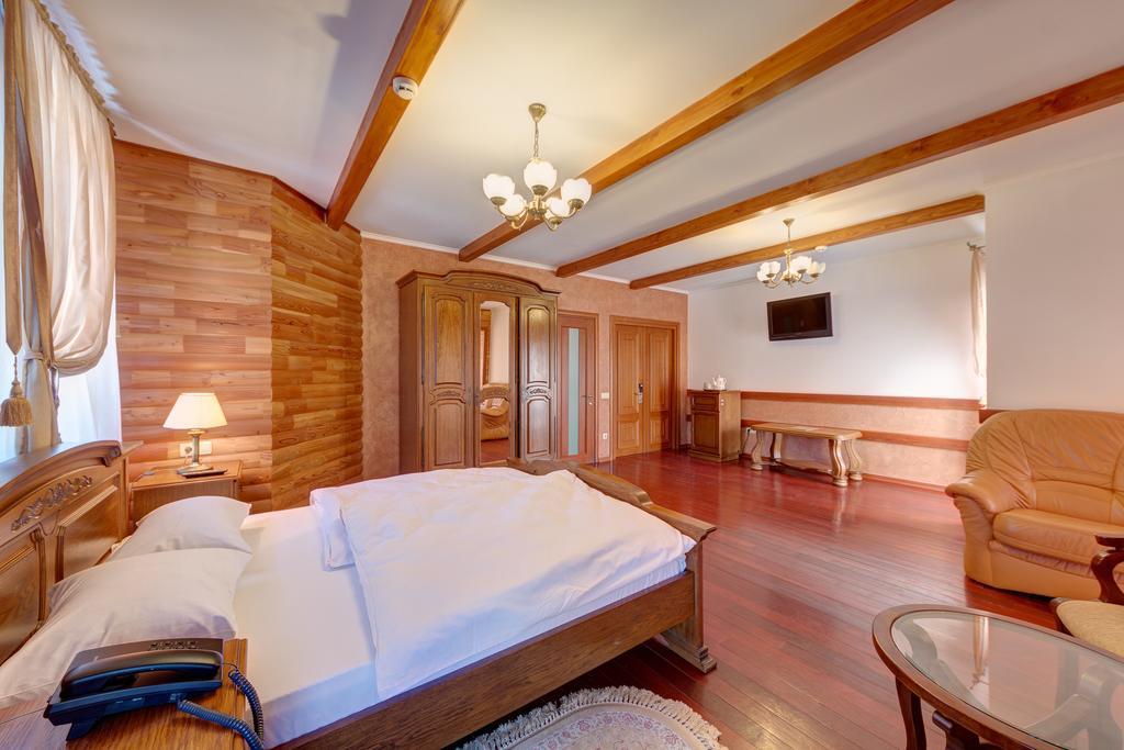 Hotel Perlyna Karpat 布克维 外观 照片