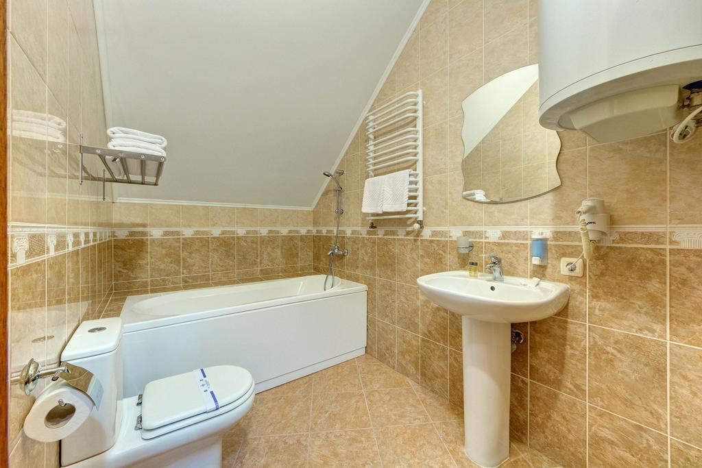 Hotel Perlyna Karpat 布克维 外观 照片