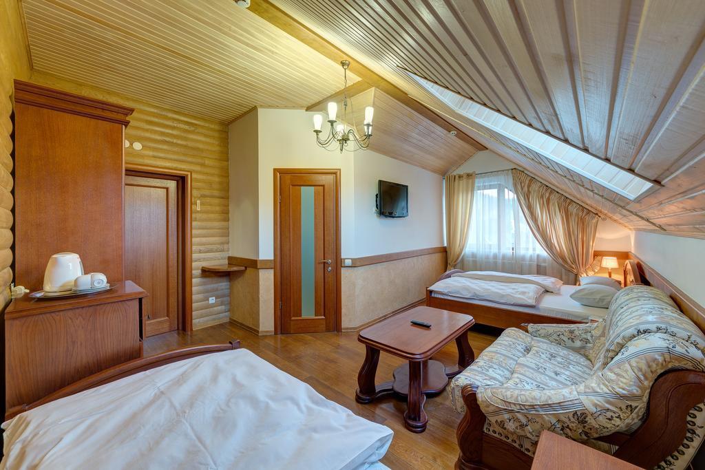 Hotel Perlyna Karpat 布克维 外观 照片