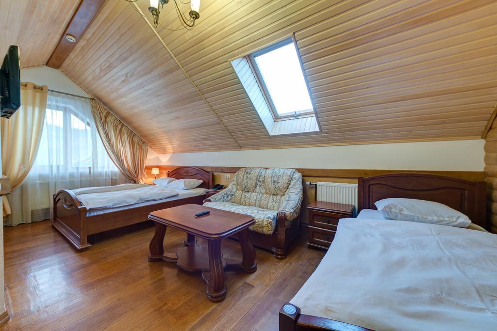 Hotel Perlyna Karpat 布克维 外观 照片