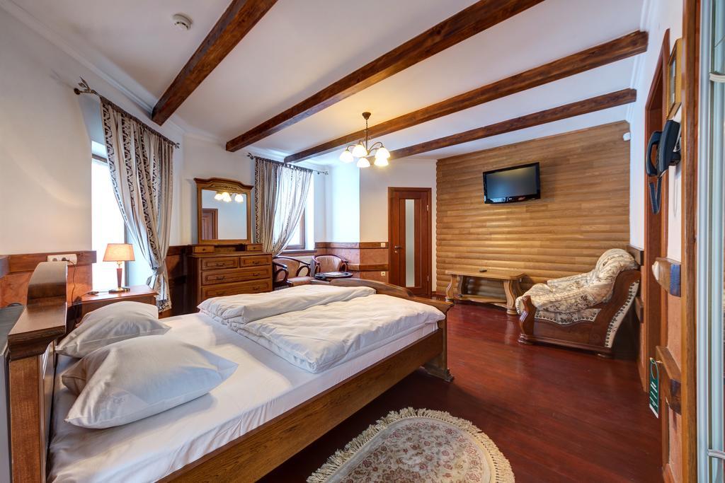 Hotel Perlyna Karpat 布克维 外观 照片