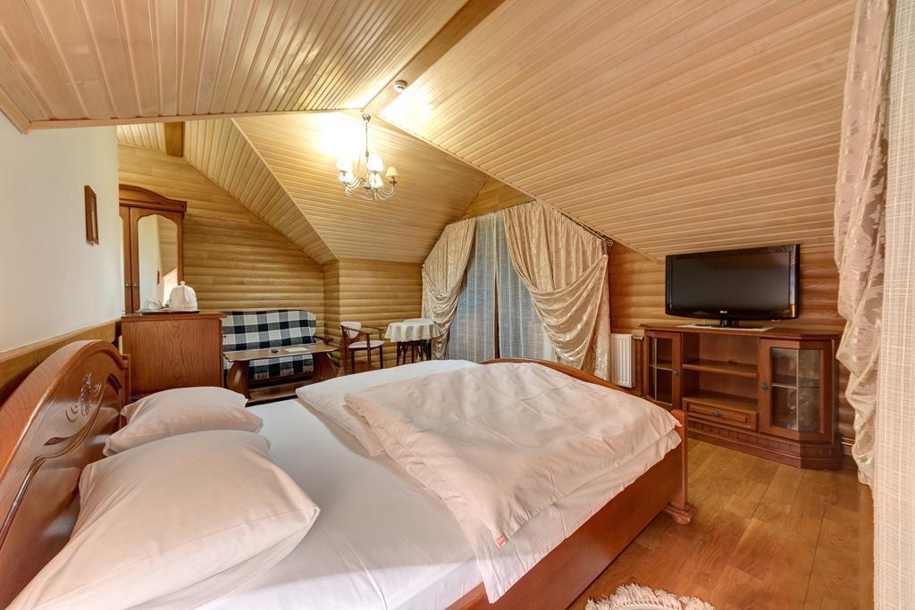 Hotel Perlyna Karpat 布克维 外观 照片