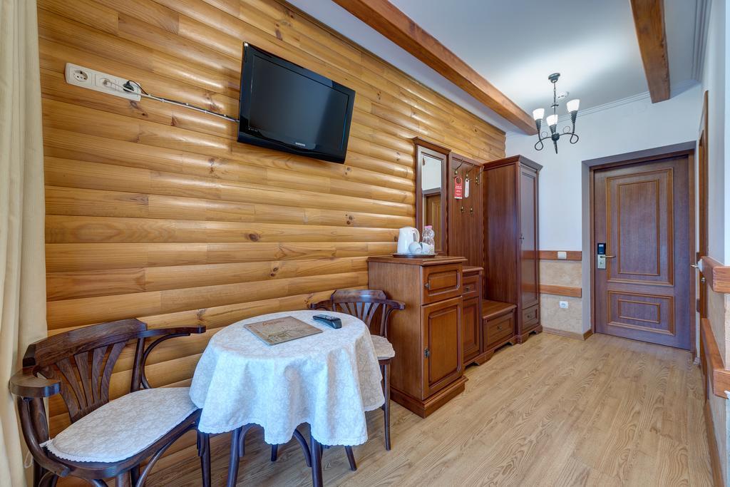 Hotel Perlyna Karpat 布克维 外观 照片