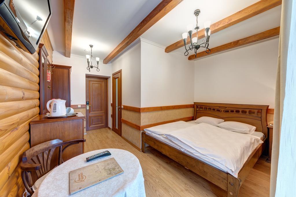 Hotel Perlyna Karpat 布克维 外观 照片