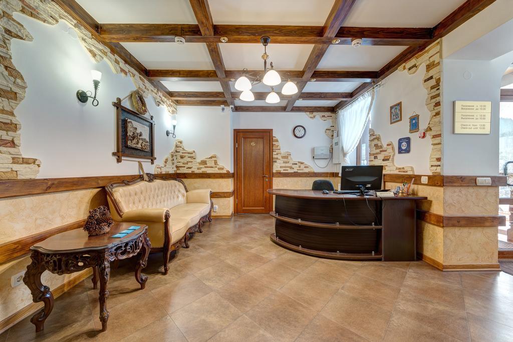 Hotel Perlyna Karpat 布克维 外观 照片