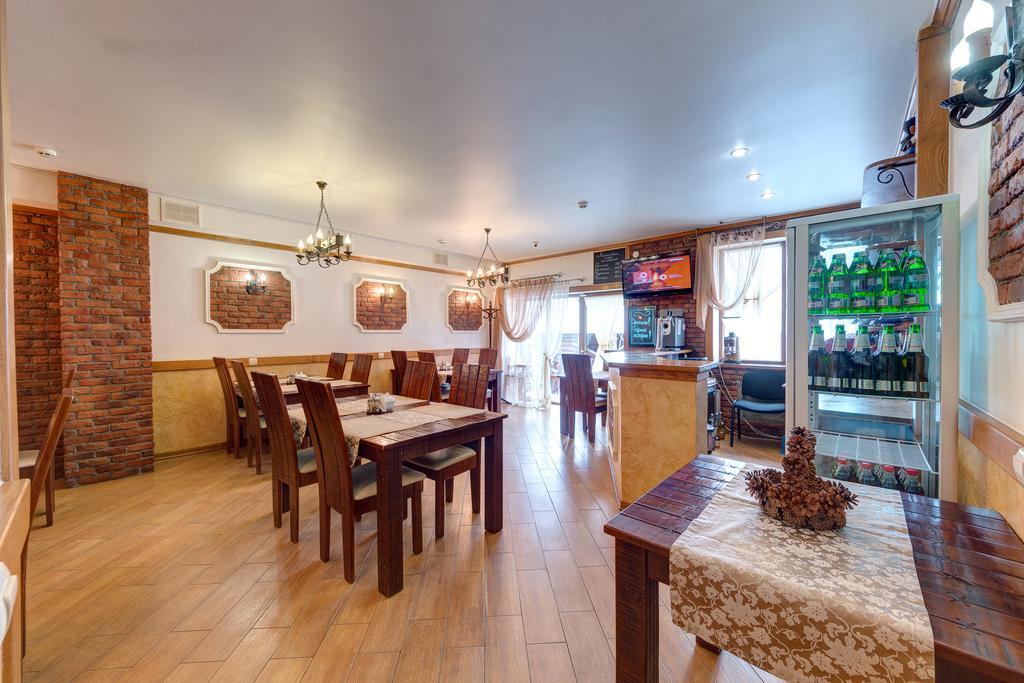 Hotel Perlyna Karpat 布克维 外观 照片