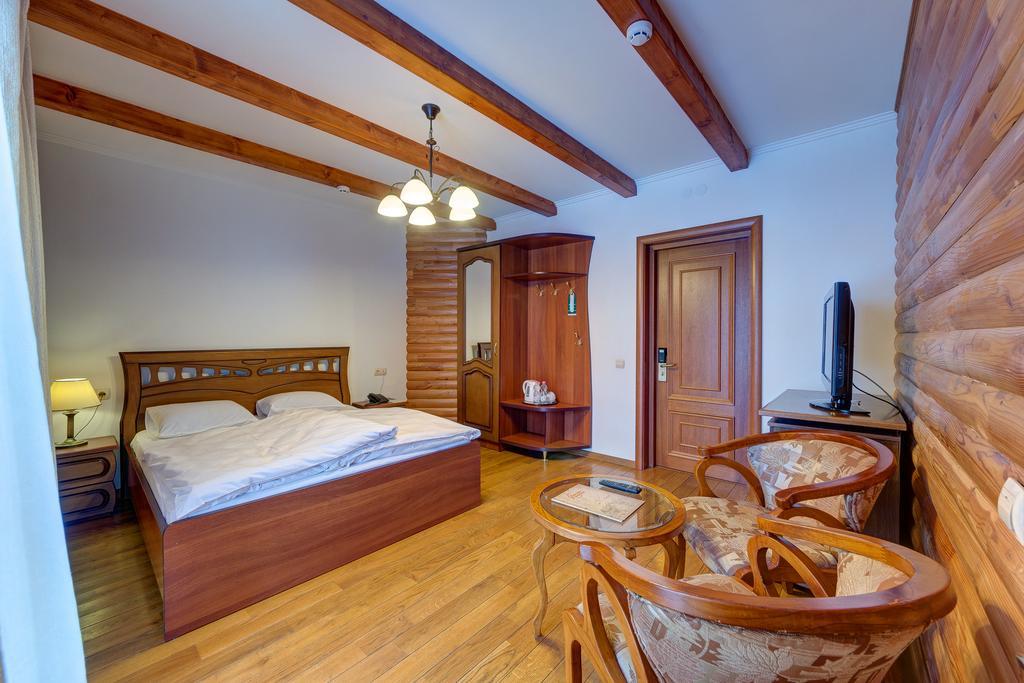 Hotel Perlyna Karpat 布克维 外观 照片